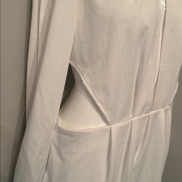 Elegant White Long Sleeve Dress - Picture 3 of 5